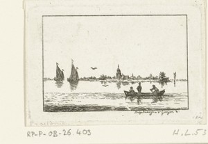 Gezicht op een plas met bootjes