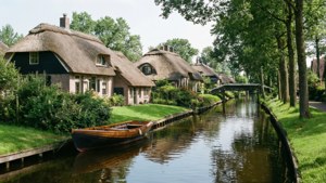 Giethoorn Village Canal Scene