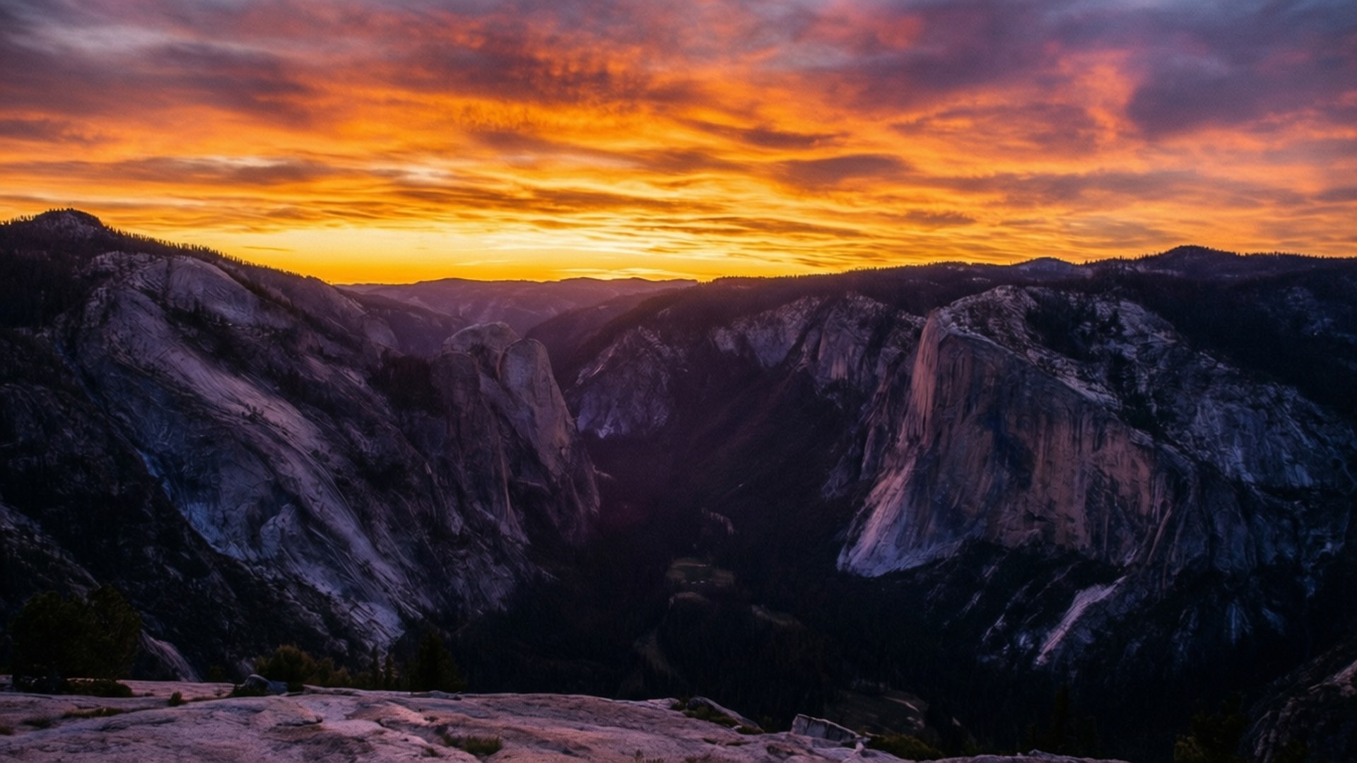 Glacier Point Sunset by Wallpapers.art Studio