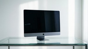 Glass Desk Minimal