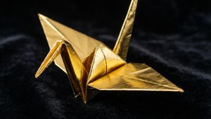 Golden Crane Elegance