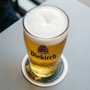 Golden Diekirch Pour