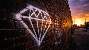 Graffiti Sunset Logo