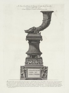 Grafmonument met een rhyton