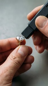 Handheld Diamond Test