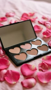 Heart Empty Palette Roses
