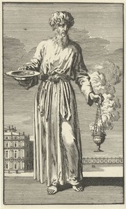 Hogepriester in witte liturgische kleding behorend bij de Grote Verzoendag II (variant B)