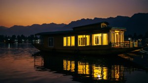 Houseboat Twilight Glow