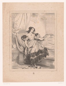 Jonge vrouw op een sofa