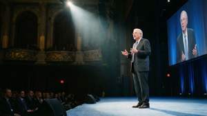 Keynote Under Spotlight
