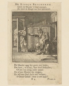 Kind gewikkeld in een dikke deken, terwijl iemand de deur dicht doet