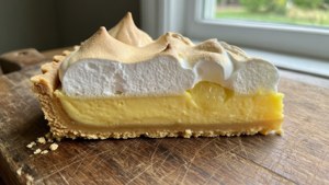 Lemon Meringue Slice