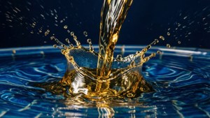 Liquid Gold Splash
