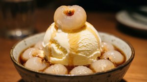 Litchi Ice Cream Delight