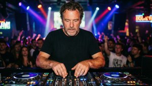 Live DJ Set