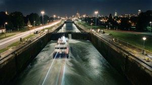 Long Exposure Night Flow