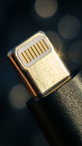 Macro Lightning Connector