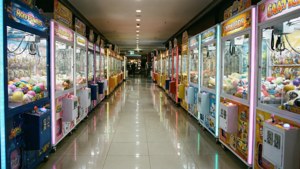Mall Claw Machine Row