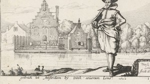Man in cape voor een herenhuis