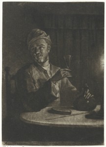 Man met opgeheven glas