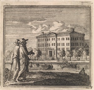 Mannen kijken naar een gebouw aan de overkant van de rivier