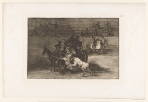 Mannen vallen een stier aan vanaf een rijtuig