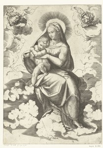 Maria met kind zittend in wolken met twee engelenhoofdjes
