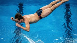 Mid-Air Dive