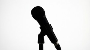 Minimalist Black Mic