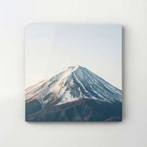 Minimalist Peak Square