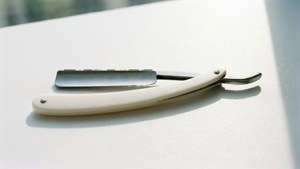 Minimalist White Razor
