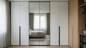 Mirror Reflection Modern