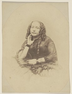[Mme Lucas]