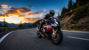 Mountain Curve Racer