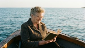 Mrs Puff Reading Quiet