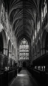 Nave in Monochrome
