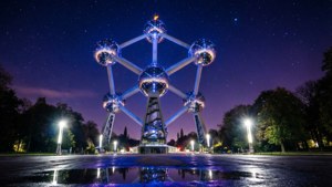 Neon Atomium Night