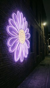 Neon Daisy Sign
