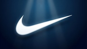 Nike Swoosh Minimalist