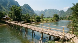 Nong Khiaw Bamboo Bridge