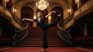 Opulent Pose
