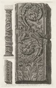 Ornamentele pilaster en zuil met kronkelende slang