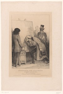 Oude aristocraat bekijkt het schilderij van een kunstenaar