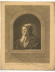 Oude vrouw in een nis