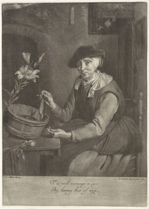 Oude vrouw met een haring in de hand