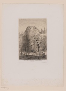 Overblijfselen van de muur van Filips Augustus met daarvoor een tuinman aan het werk