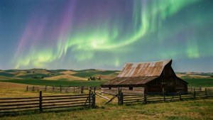 Palouse Barn Aurora