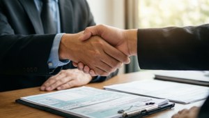 Payroll Agreement Handshake