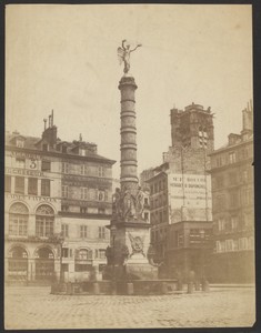 Place du Châtelet, avant les démolitions et le déplacement de la fontaine du Palmier