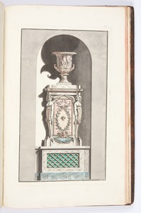 POELE Russe, décoré de Cariatides, et surmonté d’un vase antique